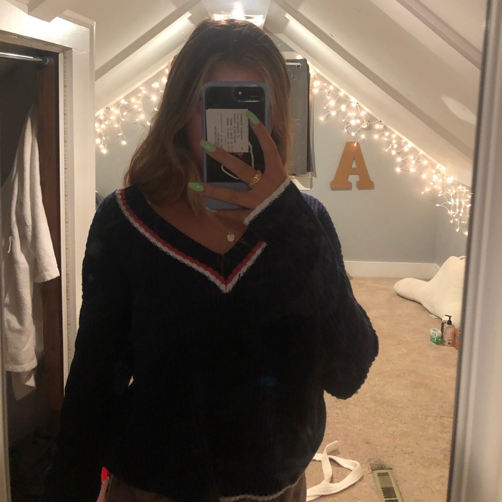 sweater - Picture 2 of 2